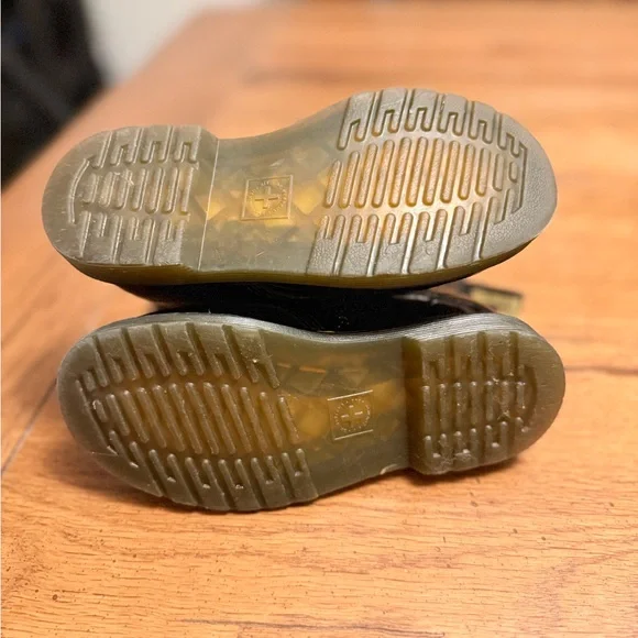 Dr. Martens Shiny Black Kids Boots size 10 - Picture 8 of 9